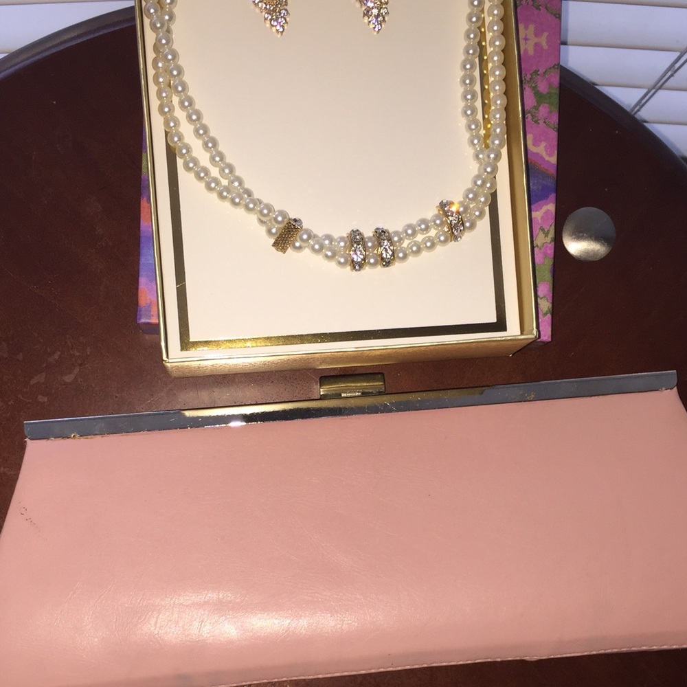 Cute Pink Clutch!!! - Picture 3 of 4